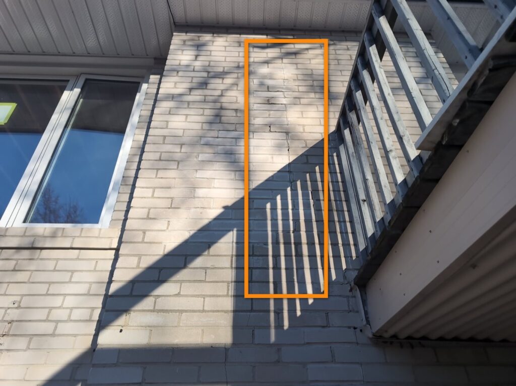 Structural crack on chimney